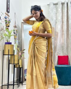 Pranika Dhakshu Instagram - allaavarkkum onashamsakal 🌸✨ Saree drape: @fjmakeover31 Hair stylist: @felisofi7 . . . #kerala #pranikadhakshu #onam2023 #mallugirl #traditional #onashamsakal #happyonam #malaiyali