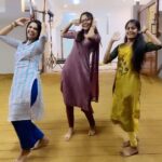 Pranika Dhakshu Instagram - Sisters squad 😉 #zara #pranikadhakshu #sisters #familyfunction #funtime #enjoyment Coimbatore, Tamil Nadu