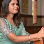 Pranika Dhakshu Instagram - Kannavu Neethana da 🤍 #zara #pranikadhakshu #aradhaya #samantha #vijaydeverakonda #wifeandhusband #love #forhim #trendingreels #instagram #tamil #telungu