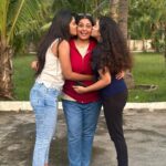 Pranika Dhakshu Instagram – Our Modern crazy mom 😎 @sriranjani_rajasekar  love u to the core mummy 
.
.
#pranikadhakshu #meenakshiponnunga #zeetamil #chennai #sriranjani #bellukavya Chennai, India