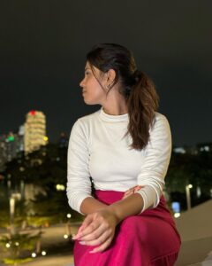 Pranika Dhakshu Instagram - 🤍💖 #zara #pranikadhakshu #singapore #nationalstadium #nightout National Stadium, Singapore
