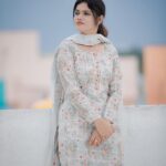 Pranika Dhakshu Instagram – Ninaivukalil…!!! ✨🍃

#pranikadhakshu #zara #avan🧿 #love #lyrics #music #trendingsongs #tamil #mallu #coimbatore #photography #capturethemoment