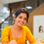 Pranika Dhakshu Instagram - Jewelry is something that has to do with emotion. That aspect of jewelry really interests me….!!!!! @nsvjewels I like for jewelry to tell a story and to be able to talk about what I’m wearing…!!! @nsvjewels 75 YEARS OF SPLENDID STORIES, ETCHED IN EVERY JEWEL…!!! . . . #jewellery #bridesofindia #wedding #IndianBrides #BridalJewellery #GoldJewellery #ad #pranikadhakshu #zara #coimbatore New sri vasavi jewellers
