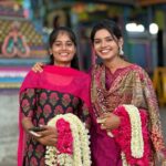 Pranika Dhakshu Instagram – Sharing a special moment with my soul sister. These flowers remind us of the beauty that surrounds us and the love that we share…!!! ❤️🍃

 #FriendshipGoals #BFFsForLife #SquadGoals 
#GirlPower #WomenEmpowerment #pranikadhakshu #zara #friends