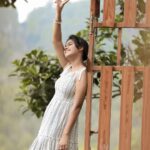 Pranika Dhakshu Instagram – அவள் நின்றால் , நடந்தால்
சிரித்தால், 
ஏன் சற்றசைந்தாலே போதும்!!
ஏதோ சாதித்த மோகத்தில்
சிலாகித்து எழுதி
எகிரிக்குதிக்கும் பேதைமைகள்..!!! 🦋🍃

💃@styleunion.in 
📍 @yercaud_sherva_stellar_resort 
.
.
#pranikadhakshu #zara #nature #yercaud #yercauddiaries❤️