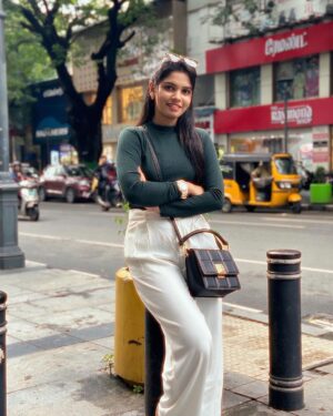 Pranika Dhakshu Instagram - Pora pokula ❤️📸

Outfit @myzudio 

#pranikadhakshu #zara #streetphotography #tnagar #chennai  #style