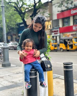 Pranika Dhakshu Instagram - My Laddu ..!!! 🍃✨

#laddu #child #memories #mamaponnu #throwbackpic #annapoorani #kuttyma
