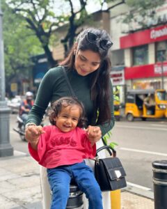 Pranika Dhakshu Instagram - My Laddu ..!!! 🍃✨ #laddu #child #memories #mamaponnu #throwbackpic #annapoorani #kuttyma