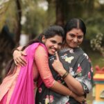 Pranika Dhakshu Instagram – I can’t describe in words what u mean to me Thanks for always being there for me mummy 🫂🫶🏻 u r my friend, my spirit,etc…. There is no replacement of u . 
  U r the best nd will b best forever I luv u my dearest mummy @sriranjani_rajasekar 😘🩷
.
.
.
Chudi : @labelssarumathi 
.
#pranikadhakshu #meenaksiponnunga #zeetamil #amma # love #forever Chennai, India