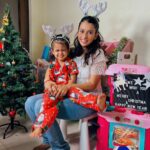 Pranitaa Pandit Instagram - Merry Christmas 🎄 @anysshapanditt #mylilgirl #christmastime #santa #obsessed #christmasoutfits #christmasdecor Goa