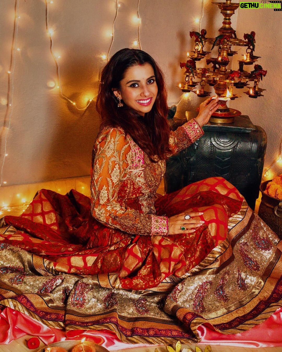 Pranitaa Pandit - 40.8K Likes - Get set to glow this festive season with my upcoming secret! ✨
#ComingSoon #FestiveGlow #ad