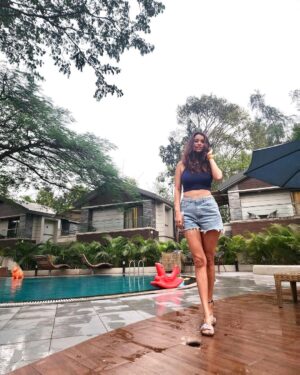 Pranitaa Pandit Instagram - Escaping reality with our favorite people! A 'stay-cation' full of joy, games, and cherished moments. Who needs to travel when the best moments happen right here? 🏡❤️ #StaycationBliss 
@arovawoods.zincjourney @zincjourney.bythefern 
Ps - the food out here is fabulous 
#yummyinmytummy 

Loved it - @shinydoshi15 @anysshapanditt @pandit.shivi @lavesh_k