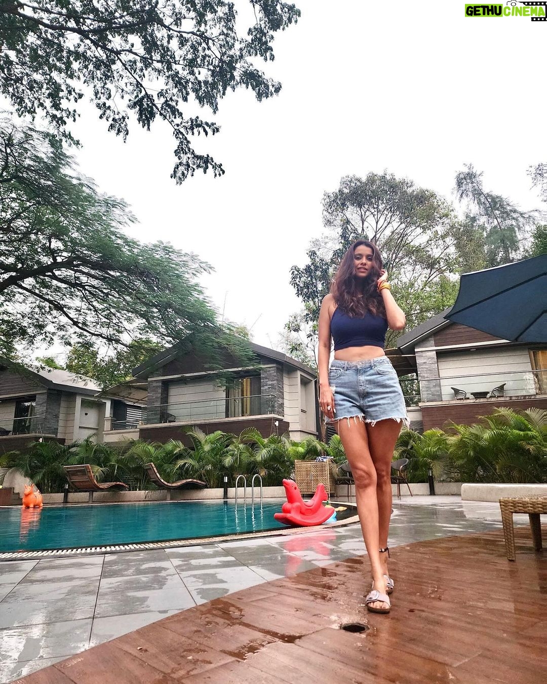Pranitaa Pandit - 21.8K Likes - Escaping reality with our favorite people! A 'stay-cation' full of joy, games, and cherished moments. Who needs to travel when the best moments happen right here? 🏡❤️ #StaycationBliss
@arovawoods.zincjourney @zincjourney.bythefern
Ps - the food out here is fabulous
#yummyinmytummy
Loved it - @shinydoshi15 @anysshapanditt @pandit.shivi @lavesh_k