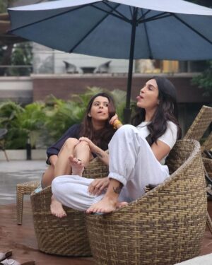 Pranitaa Pandit Instagram - Escaping reality with our favorite people! A 'stay-cation' full of joy, games, and cherished moments. Who needs to travel when the best moments happen right here? 🏡❤️ #StaycationBliss 
@arovawoods.zincjourney @zincjourney.bythefern 
Ps - the food out here is fabulous 
#yummyinmytummy 

Loved it - @shinydoshi15 @anysshapanditt @pandit.shivi @lavesh_k