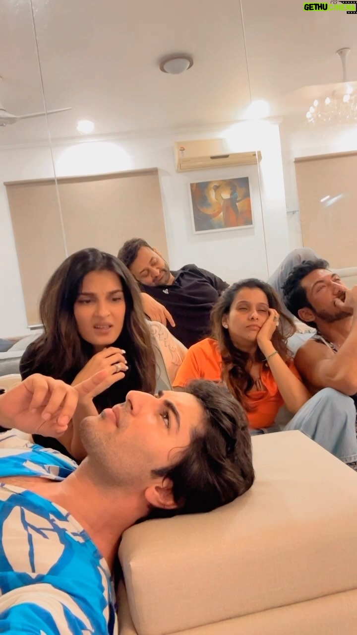 Pranitaa Pandit - 63.8K Likes - Kya kar rha he bro 🤔??
#babajikibooti
.
.
.
.
.
#friendship #family #vacation #karjat #trendingreels #reels