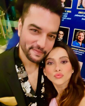 Pranitaa Pandit Instagram - My Favourite (On screen) 😜 Husband Cannot wait for your new release ! 
#sukhee #guru
#friendslikefamily 
.
.
#Sukhee releases on 22nd September only in theatres.

@theshilpashetty @sonal_d_joshi #BhushanKumar #KrishanKumar #chaitanyachaudhary @ivikramix @theamitsadh @kushakapila @dilnazirani @pavleen_gujral @Maahijain1707 @tseriesfilms @tseries.official @abundantiaent @penmovies @shikhaarif.sharma @shivchanana @neerajkalyan24 @vijash
@paulomi.dutta1 @rupinderinderjit @radsanand
@itsjyotikapoor