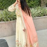 Pranjal Dahiya Instagram - Peace looks pretty🤍 . Beautiful outfit by @mumtazcouture_1