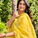 Pranjal Dahiya Instagram - Be the one to make them stare. 💛 . Suit by @punjla_official Style by @rajatmanchanda_ . . #pranjaldahiya #gulabiqueen