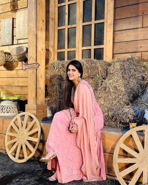 Pranjal Dahiya Instagram - I am the great illusion of myself 💕