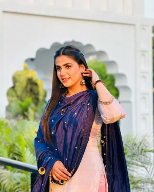 Pranjal Dahiya Instagram - Ve moleya ana nu ds ki ma teri pakki pakki mashuq a 💜