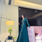 Pranjal Dahiya Instagram - Kaha se lau itna sabar , thode se mil kyun nahi jaate tum . 💙 . Style by @arzoo.creations ✨ Outfit by @niya.multidesignerstore 💕 . #pranjaldahiya #gulabiqueen