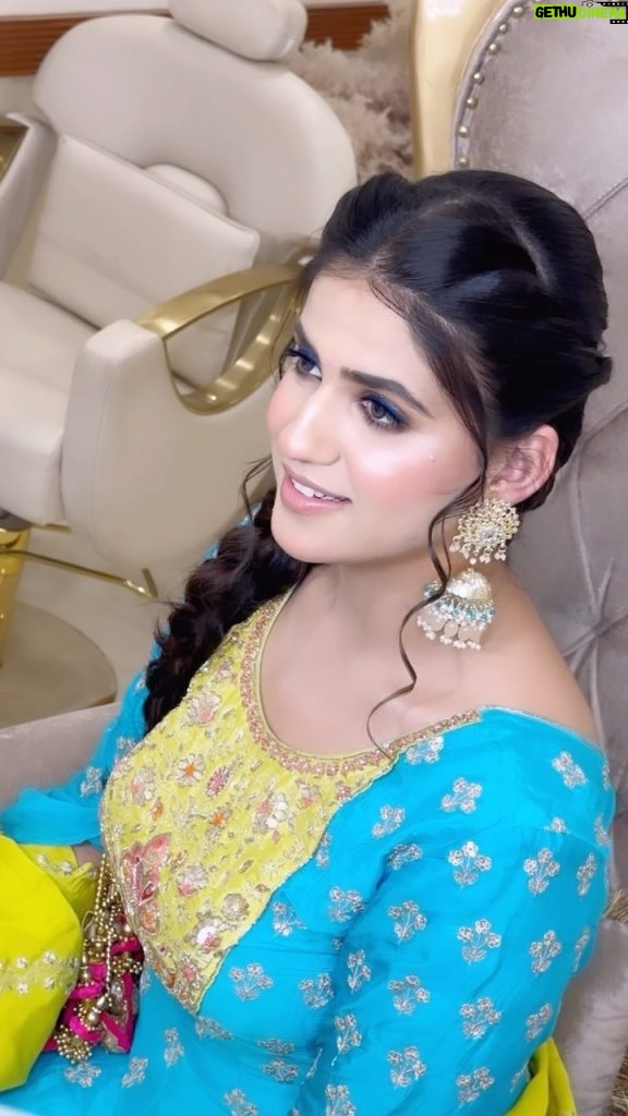Pranjal Dahiya Instagram - Stunner @pranjal_dahiya_ #chubbycheeks #song #pranjaldahiya #makeupvideos