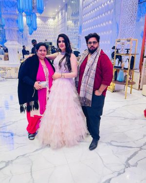 Pranjal Dahiya Instagram - Two years have passed and yet I can’t get over the pain of losing you. wherever you are you will always be in my heart and your presence is always missed.🥺♥️ miss you mommy
