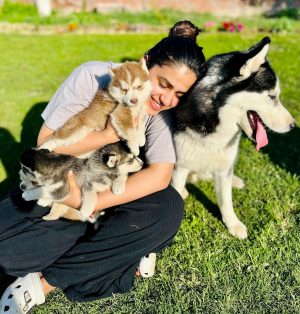 Pranjal Dahiya Instagram - Nothing is better then this 🐾🐶
.
.
#pranjaldahiya #gulabiqueen