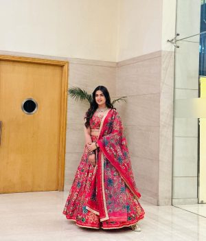 Pranjal Dahiya Instagram - ❤️
.
.
#pranjaldahiya #gulabiqueen