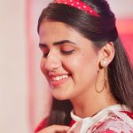Pranjal Dahiya Instagram - इन आँखों की मस्ती के मस्ताने हज़ारों हैं 👀 . . #pranjaldahiya #gulabiqueen