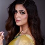 Pranjal Dahiya Instagram - I am tough, ambitious amd i know exactly what i want. If that makes me a bad girl. Okay. . 🥻 Saree by @kediashivangi 📸 pic by @flop_artist87 @rohitchawla_official 💄 mua @honey.kalsi . #pranjaldahiya #gulabiqueen