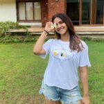 Pranutan Bahl Instagram – listen to my t shirt 🫶🌻💛
