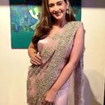 Preeti Jhangiani Instagram - Thank you @realbollywoodhungama for a lovely evening! One of the best organised award functions I’ve been to in a while ! Thank you @shrenahirawatofficial for the gorgeous sari ❤️🤗 #bollywoodhungamaawards2023 #ottawards Taj Lands End, Mumbai