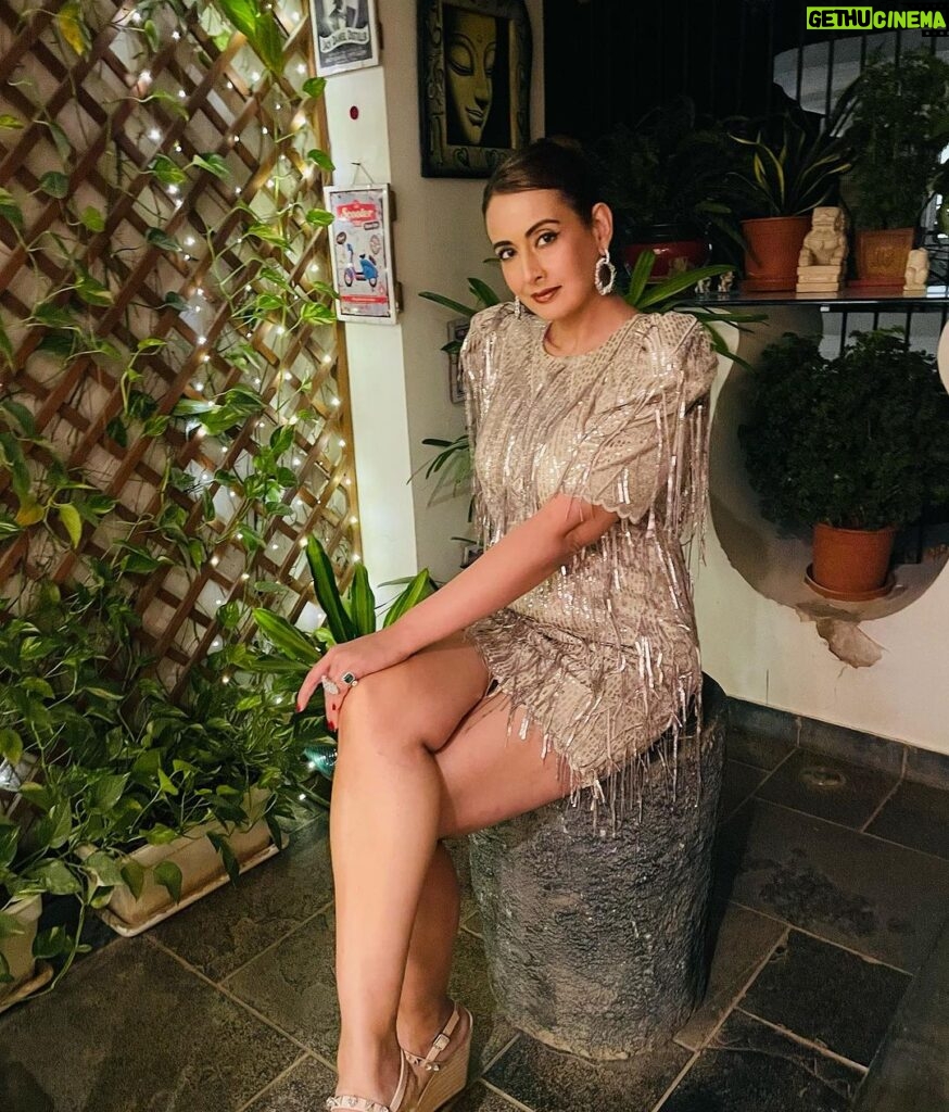 Preeti Jhangiani Instagram - All set for the @mumbaifilmfestival at @nmacc.india :) What a fantastic evening it was ! Thank you @ech.ke for styling us 🤗 Thank you @mahesh_notandass for the jewels ❤️ And thank you my all time fav @eltonsteve for my hair 😍