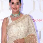 Preeti Jhangiani Instagram - Sari style @bhumikagrover Jewellery @mahesh_notandass
