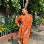 Preeti Jhangiani Instagram – Don’t wait for the right time … Create it. 

Thank you @tara_c_tara for this orange number!

Styled by @yourstylistforever 
Pr: @maverick.communication01

Earrings : @swaravofficial