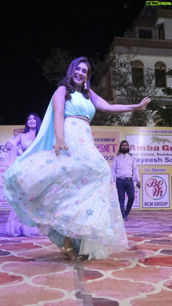 Preeti Jhangiani Instagram - Take more chances … dance more dances Outfit: @shrenahirawatofficial Hair : @azizajendi