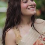 Preetika Rao Instagram - Barish 😍🧿 #saree #sareelove #sareefashion #sareelover #sareelovers #sareecollection #sareeindia @preetika_pree