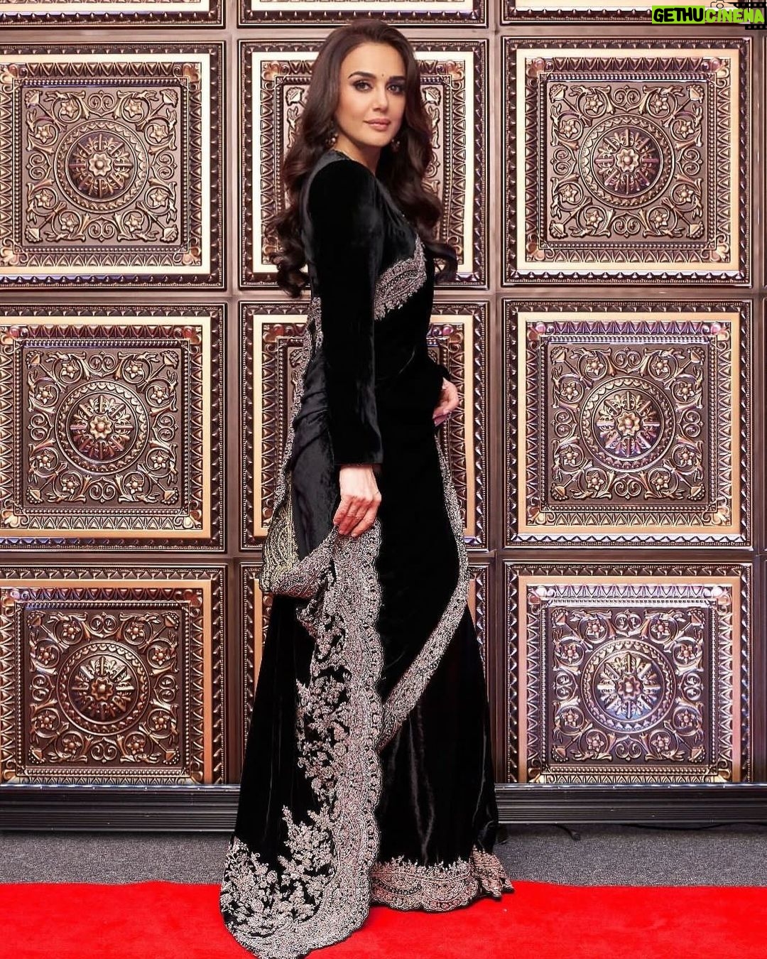 Preity Zinta Instagram - There is something about wearing a saree that makes me feel 😍 #Diwali #Celebration #Ting. Styled by @leepakshiellawadi Outfit @shavetaandanuj 💄 @jaykanojia Hair 💇♀️ Aamir. Jewellery @curiocottagejewelry Managed by @bhakteevakil Birmingham, United Kingdom