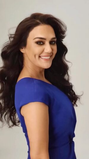 Preity Zinta Instagram - Ending this year on a colourful note with a sneak peek from behind the scenes from my shoot for @kamdhenu_paints. Wishing all of you a happy & prosperous New Year filled with every colour of love & happiness from me and Kamdhenu paints ❤️ दिल के रंग दीवारो पे 🎉⭐️🎉 #Ting #Happynewyear  #2024. 
📷  @rahuljhangiani 
💄 @anilc68 
💇‍♀️ @amitthakur_hair 
👗 @aasthasharma 
Managed by @bhakteevakil