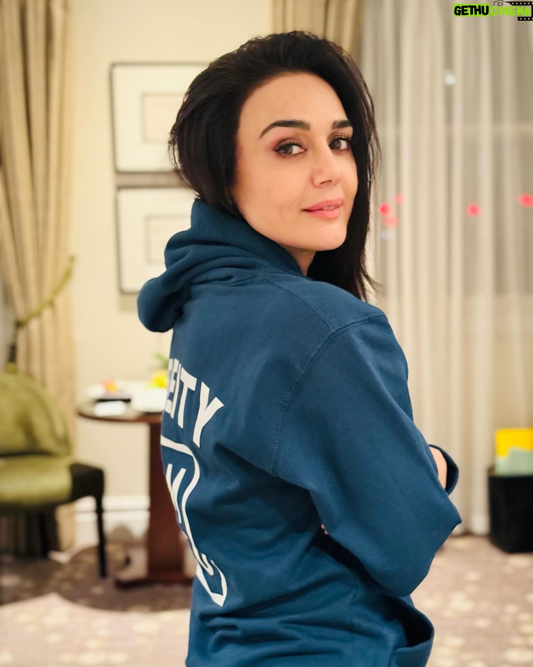 Preity Zinta - 384.6K Likes - Flaunting my new jumper from @mybcu Thank you so much for the love & for the honorary doctorate 🙏 I will will always wear it with pride 💙 #ting #gratitude
