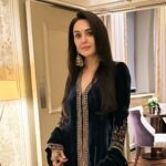 Preity Zinta Instagram - बस यू ही ❤️🪔💫🎉🪔 #दिवाली #पार्टी #टिंग। London, England, UK