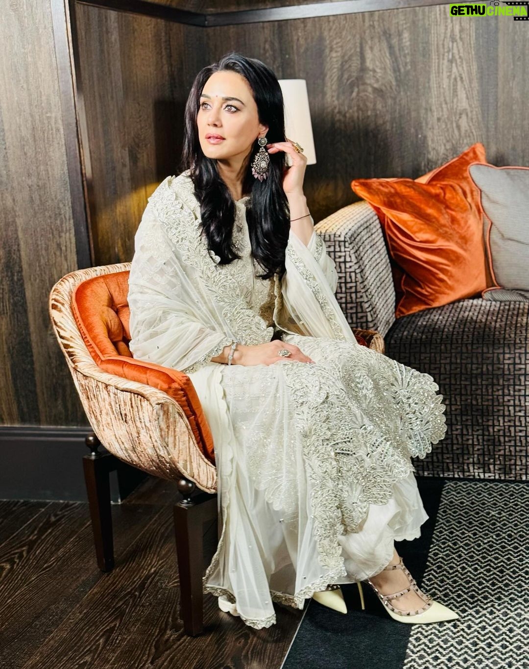 Preity Zinta Instagram - This Diwali let there be light πͺ. #Diwali #Celebration #Desivibe #ting Styled by @leepakshiellawadi Outfit - @varunnidhika Jewellery - @curiocottagejewelry π@jaykanojai Hair #Aamir. Managed by @bhakteevakil Birmingham, United Kingdom