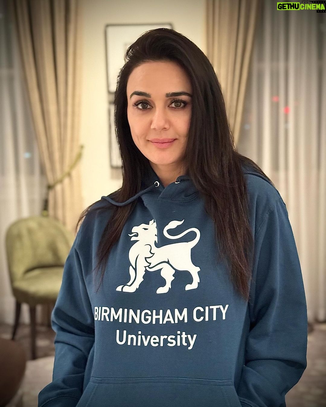 Preity Zinta - 384.6K Likes - Flaunting my new jumper from @mybcu Thank you so much for the love & for the honorary doctorate 🙏 I will will always wear it with pride 💙 #ting #gratitude