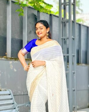 Premi Viswanath Instagram - Grab out your best fit for occasions from @house_of_raga_by_priyanka