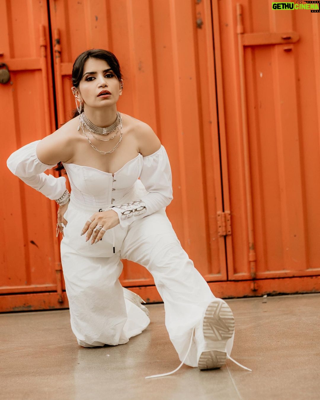 Priya Ahuja Instagram - Pose Like A ZARA Model 😋 Photographer: @photo_vinayak Team: @zerographyvlogs Concept By : @style_deintrepide Croshet: @echo101pr Jewellery: @itahdnura Makeup: @makeovers_by_rinku_ondhia_soni Hair: @hairbymonicaajain__ Location: @truetrammtrunk @iampuneetgidwani #poss #ootd #look #picoftheday #white