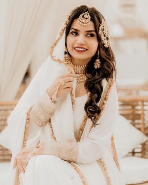 Priya Ahuja Instagram - Eid-e-Milad 🌙 

Photographer: @photo_vinayak 
Team: @zerographyvlogs 
Stylist : @style_deintrepide 
Jewellery by: @ashok_satra_bridal_jewellery
@ashok17_weddingrentaljewellery
Makeup: @makeovers_by_rinku_ondhia_soni
Hair: @hairbymonicaajain__
Location: @truetrammtrunk @iampuneetgidwani

#eid #eidmubarak #festival #festivelook