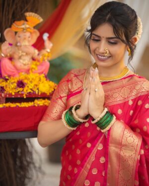 Priya Ahuja Instagram - Shubh Ganesh Chaturthi ❤️
May Bappa bless u all with happiness love success and peace 

Photographer: @photo_vinayak 
Team: @zerographyvlogs 
Stylist : @style_deintrepide 
Jewellery: @itahdnura 
Makeup:@makeovers_by_rinku_ondhia_soni
Hair: @hairbymonicaajain__
Location: @truetrammtrunk @iampuneetgidwani

Special thanks to @traveler_boy_akshay 
for the Murti Of Lord Ganeshji