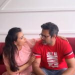 Priya Ahuja Instagram – When your Husband thinks he is smarter than u!
Show him you’re the Better half 😋😛