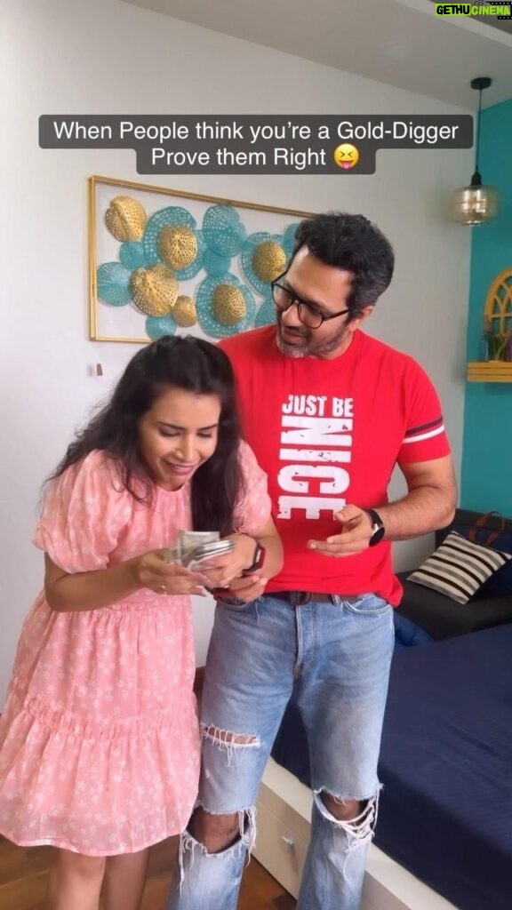 Priya Ahuja Instagram - When people think You’re a Gold- Digger Prover them Right 😛 #comedy #funny #funnyreels #husbandandwife